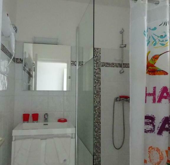 استودیوی استاندارد, Les Créolines