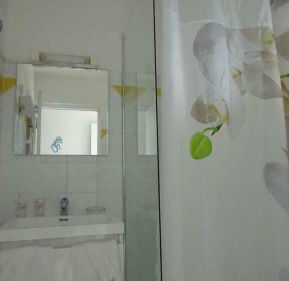 استودیوی استاندارد, Les Créolines