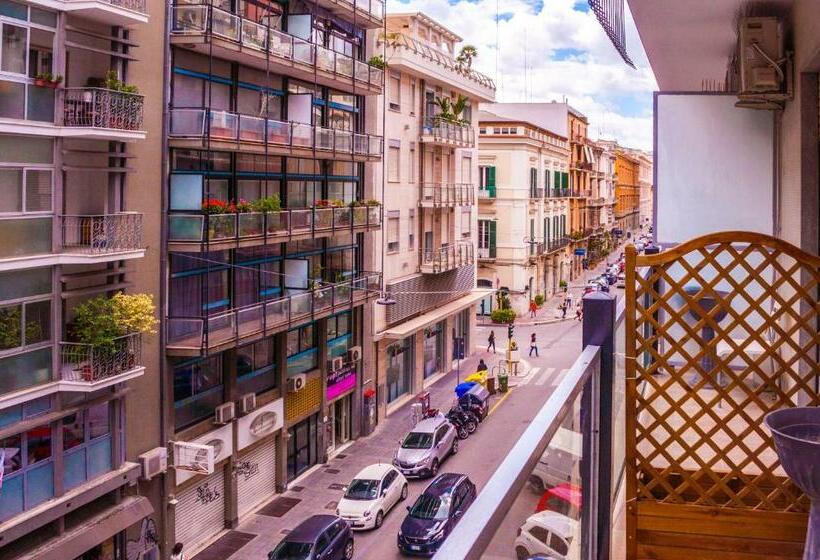 اتاق استاندارد با بالکن, Melo Accommodations