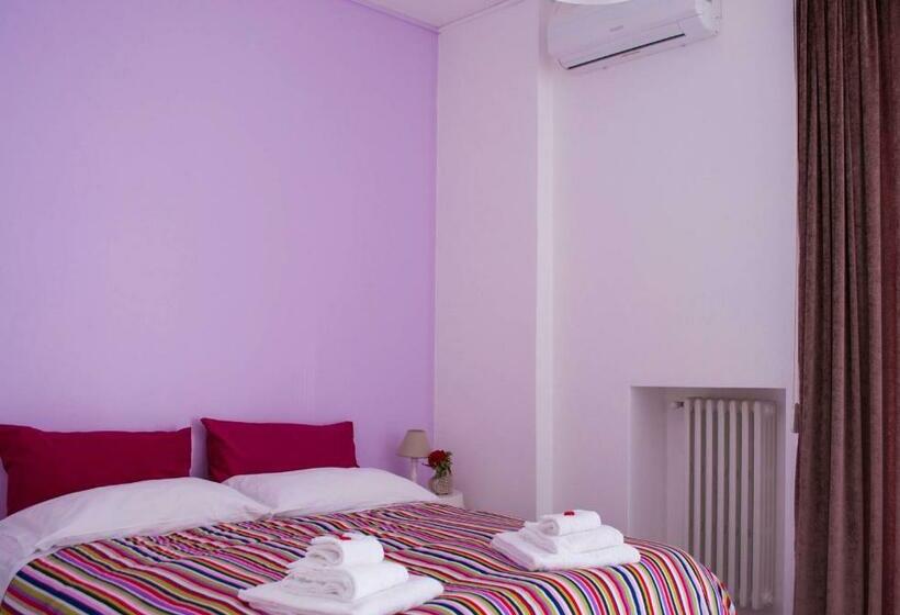 バルコニー付きスタンダードルーム, Melo Accommodations