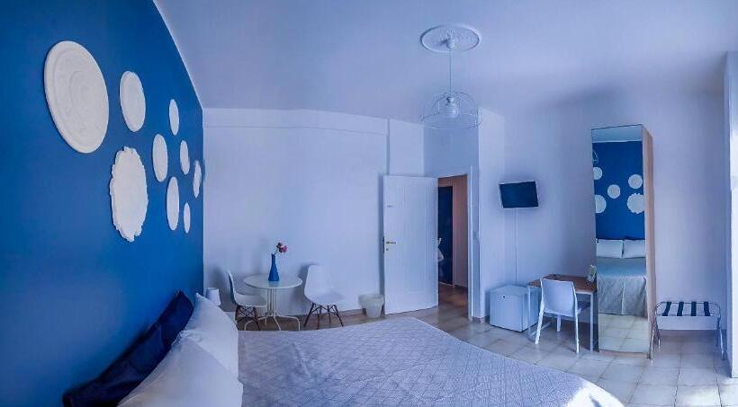 バルコニー付きスタンダードルーム, Melo Accommodations