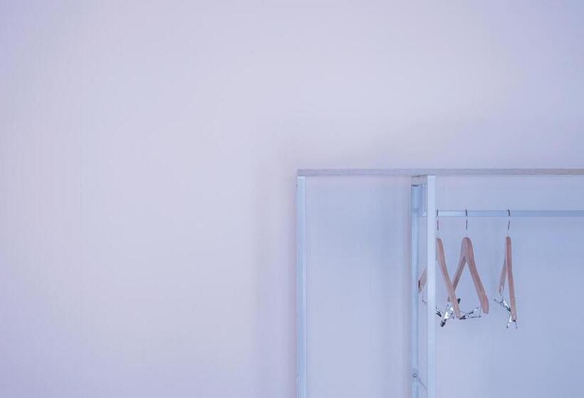 バルコニー付きスタンダードルーム, Melo Accommodations