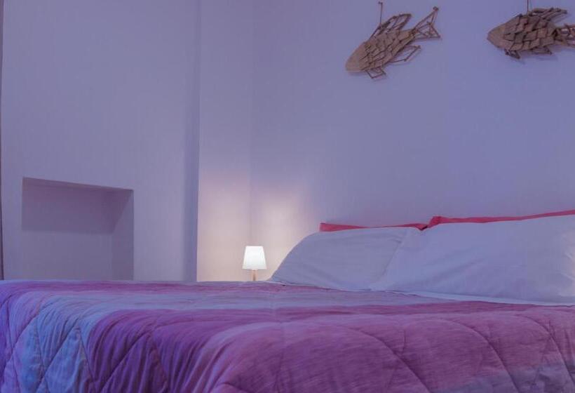 バルコニー付きスタンダードルーム, Melo Accommodations