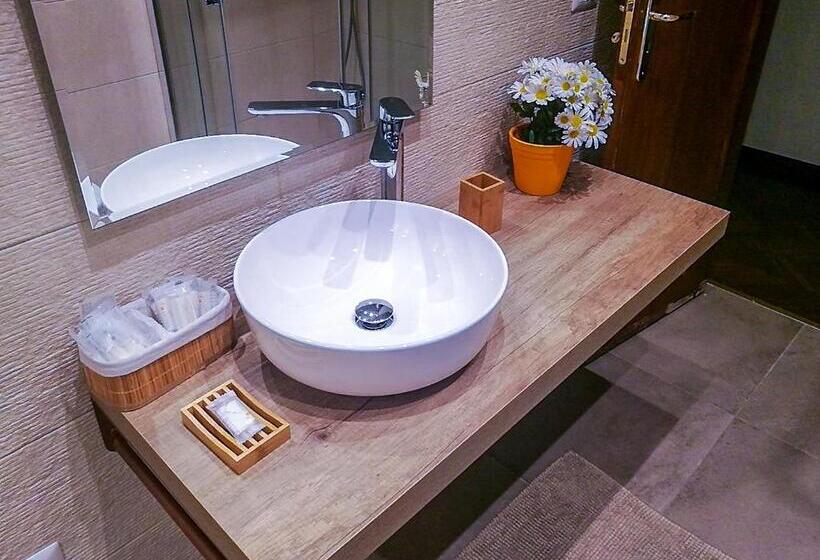 バルコニー付きスタンダードトリプルルーム, Melo Accommodations