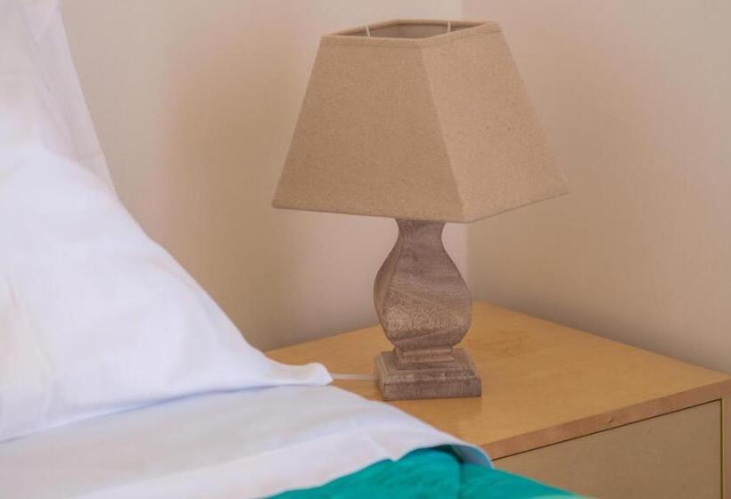 バルコニー付きスタンダードルーム, Melo Accommodations