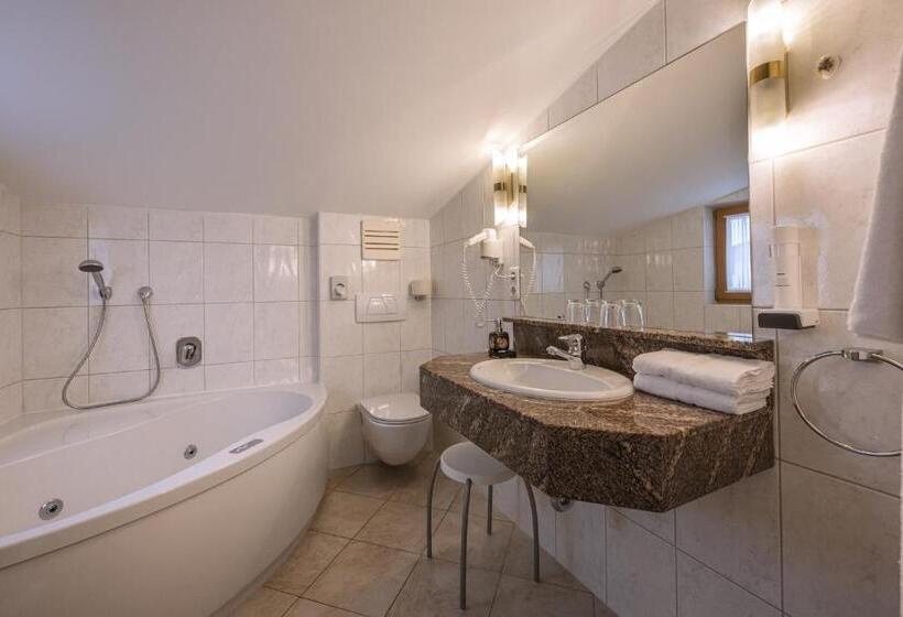 סוויטה, Acherl