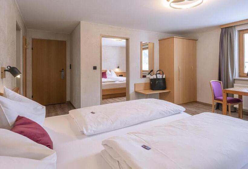 סוויטה משפחתית, Acherl