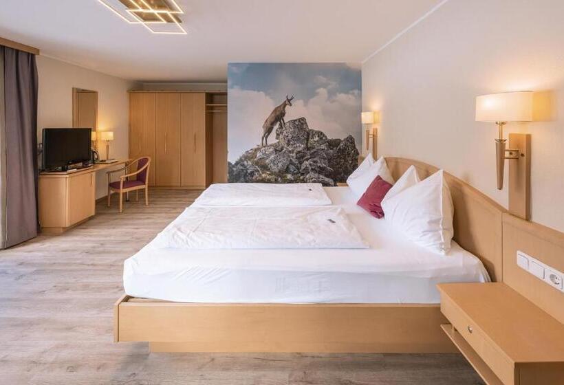 סוויטת ג'וניור נוף הרים, Acherl