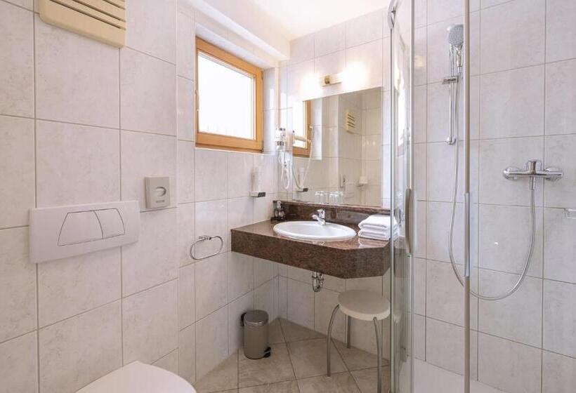 חדר סטנדרט עם מרפסת, Acherl