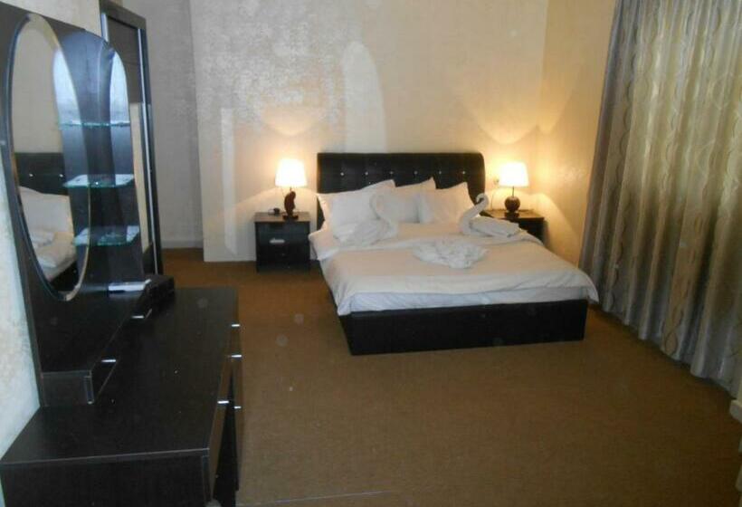 سوییت خانوادگی, Seven Days