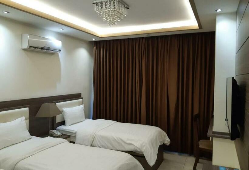 استودیوی استاندارد, Seven Days