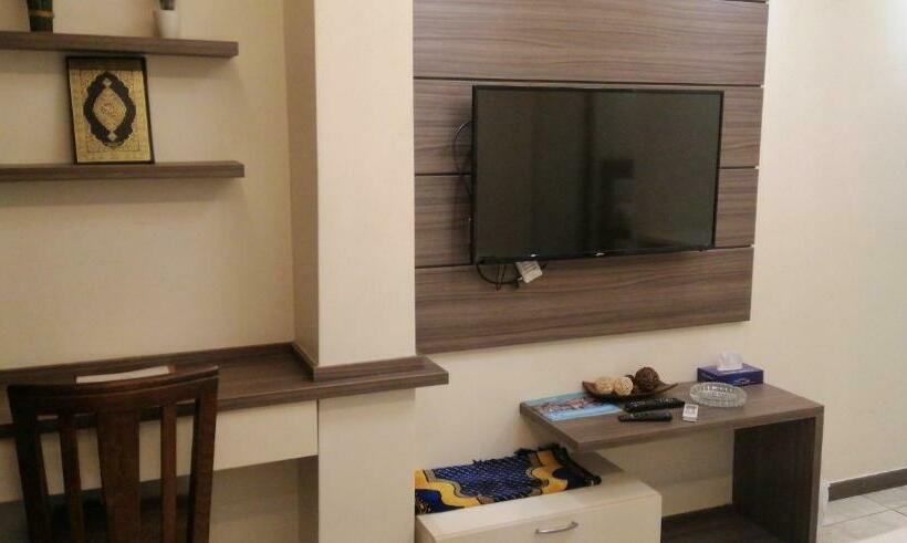 اتاق لوکس یک تخته, Seven Days