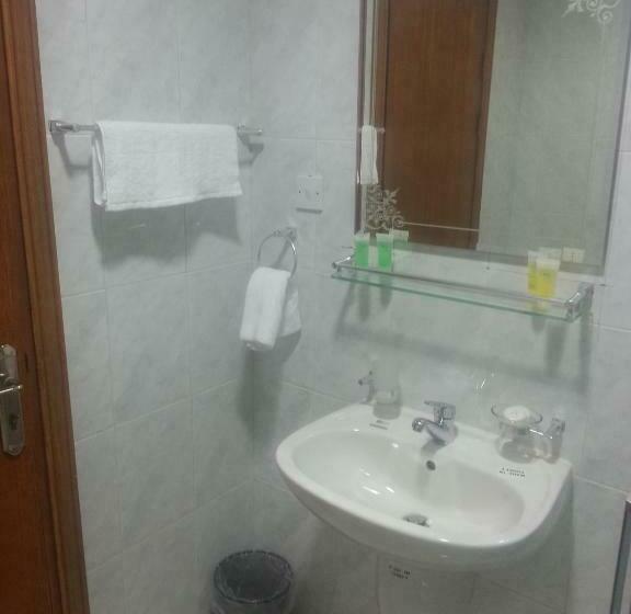 سوئیت راحتی, Seven Days