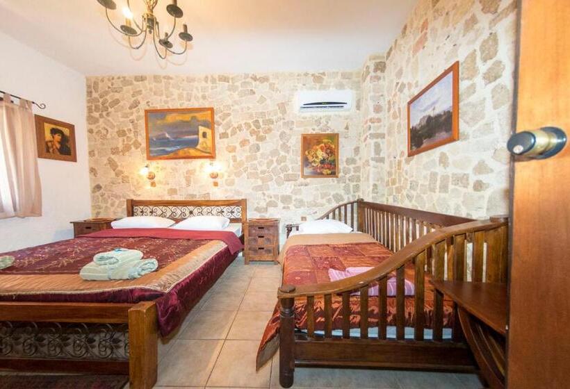 חדר סטנדרט, Spot