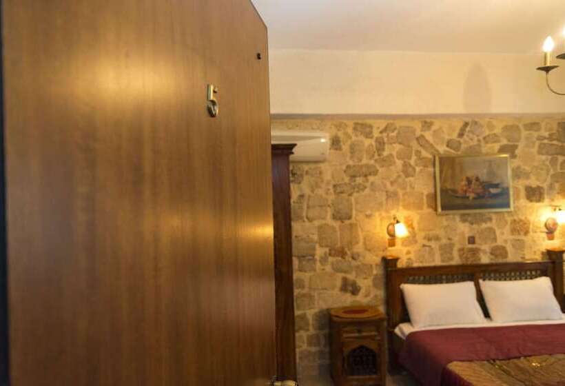 חדר סטנדרט, Spot