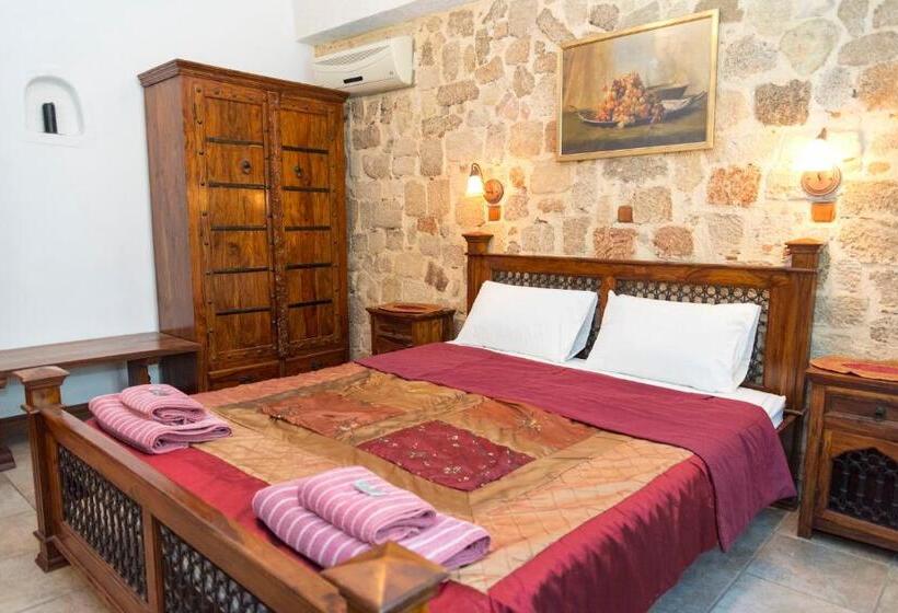 חדר סטנדרט, Spot