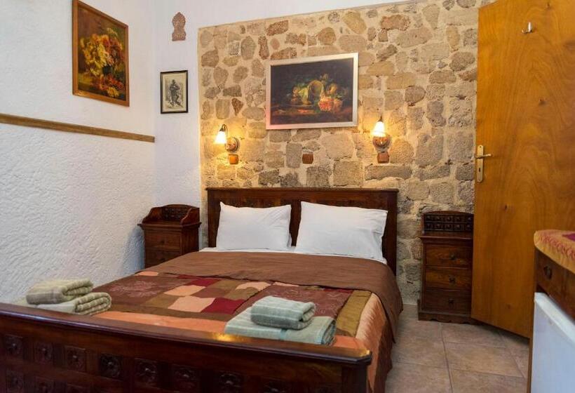 חדר סטנדרט, Spot