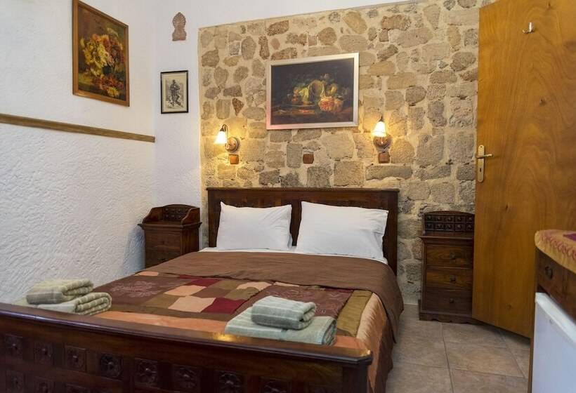 חדר סטנדרט, Spot