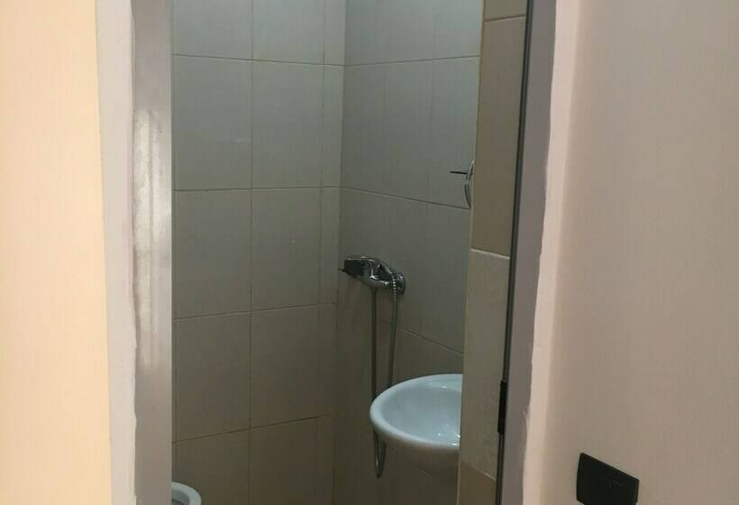 经济四人房间, Star