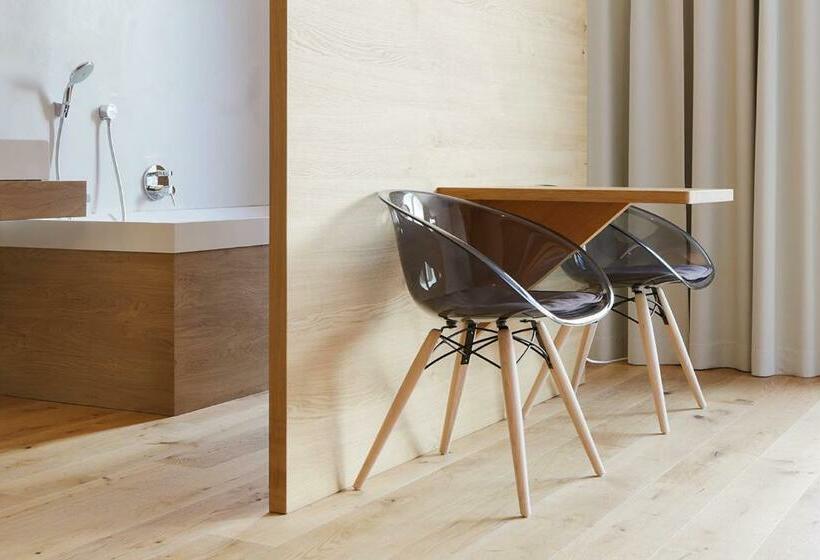 高级小型套房, Steindl's Boutique