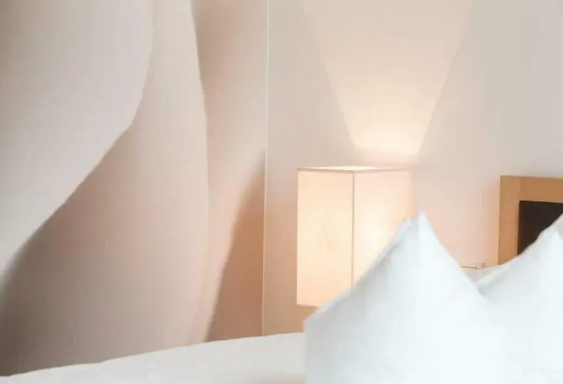 Comfort-huone, Steindl's Boutique