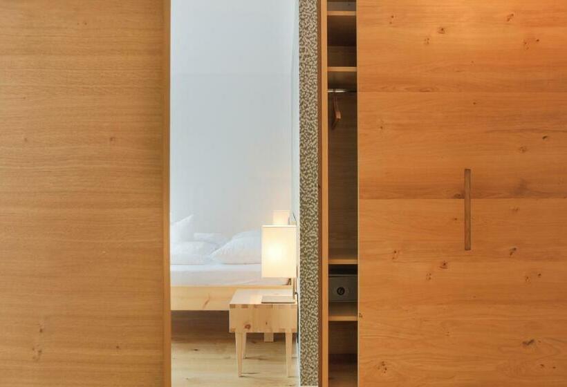 高级小型套房, Steindl's Boutique