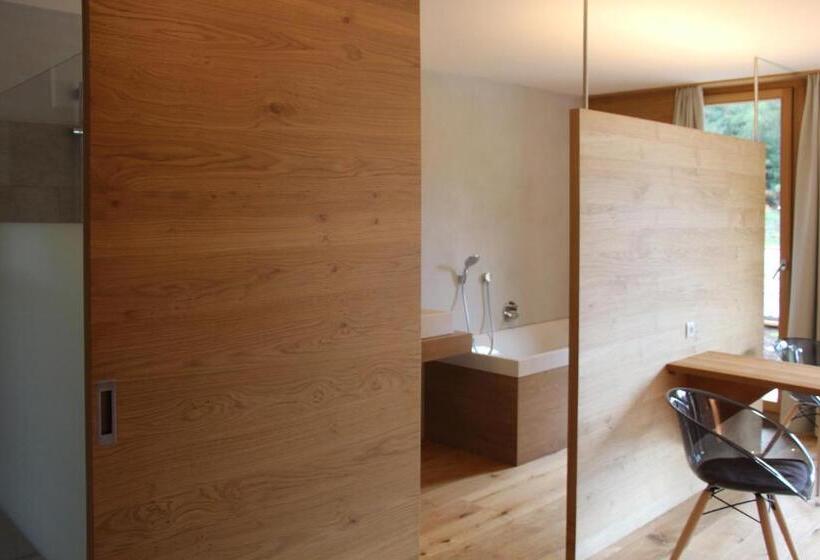 高级小型套房, Steindl's Boutique