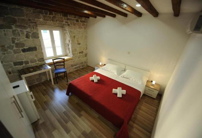 اتاق استاندارد, Top Center