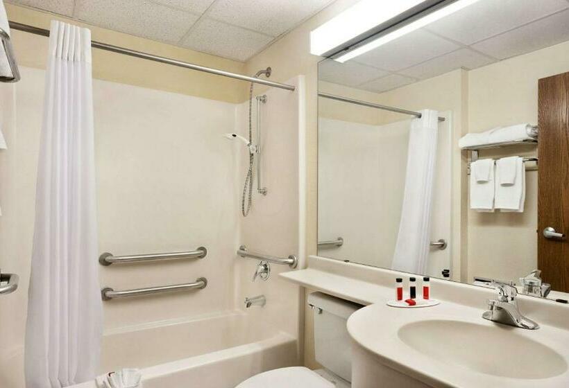 Номер Стандарт Адаптированный для Инвалидов, Travelodge By Wyndham Fort Scott