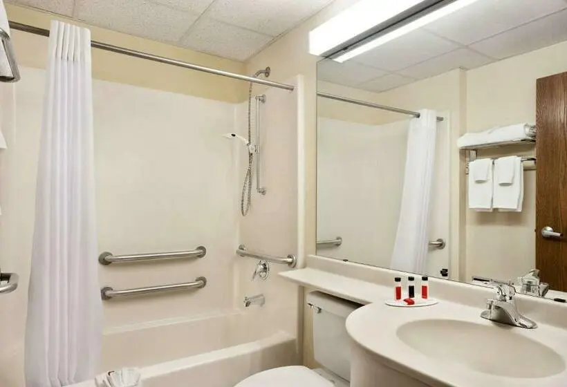 Standard-invahuone, Travelodge By Wyndham Fort Scott