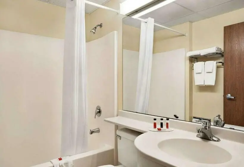 Standard-huone, Travelodge By Wyndham Fort Scott