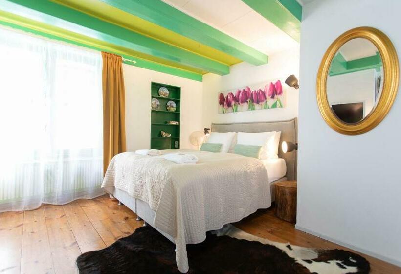 Superior Room King Size Bed, Tulip Of Amsterdam