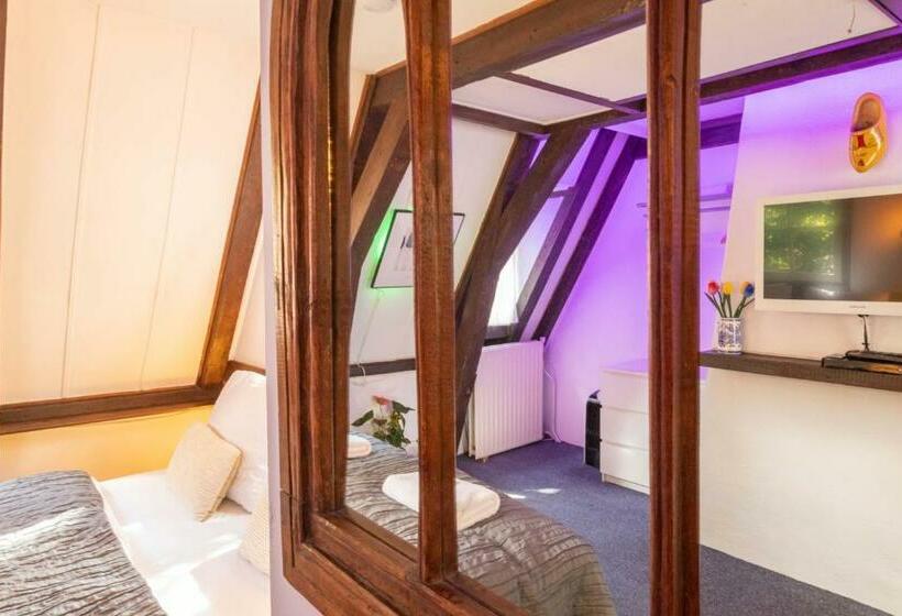 Superior Room King Size Bed, Tulip Of Amsterdam