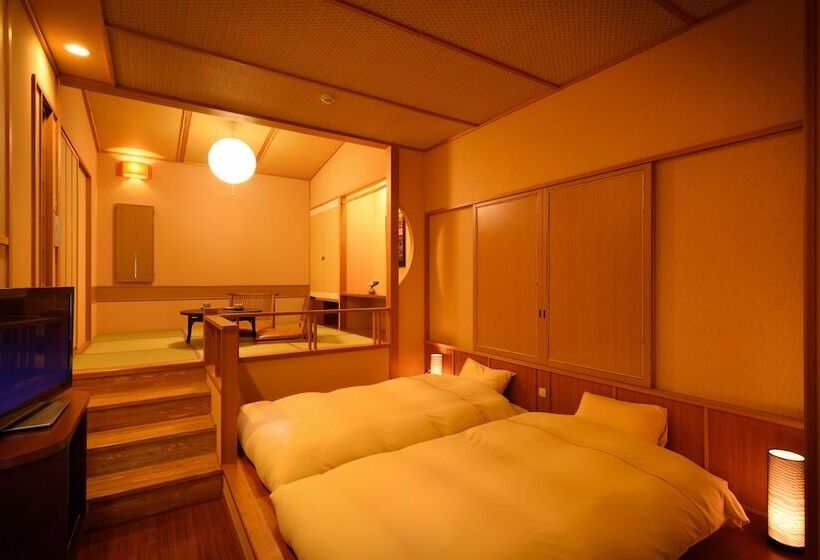 高级大房间, 游泉志だて