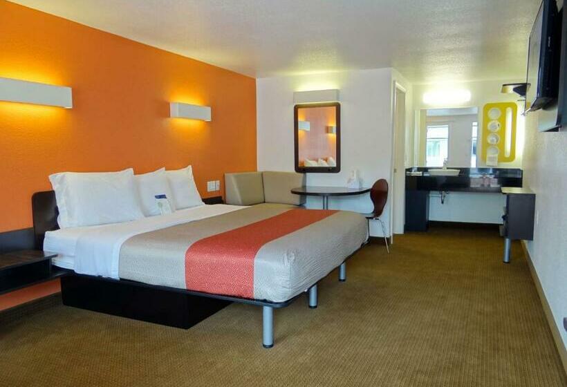キングサイズベッドのスタンダードルーム, Motel 6 Erie, Pa