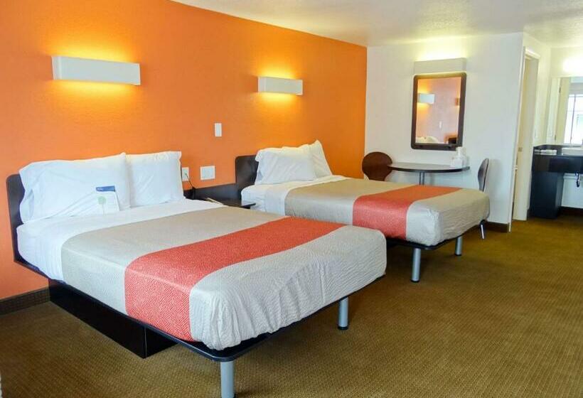 スタンダード４人部屋, Motel 6 Erie, Pa