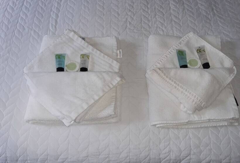 スタンダードルーム, Brocks