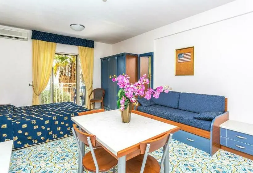 استودیوی استاندارد, Club Residence La Castellana