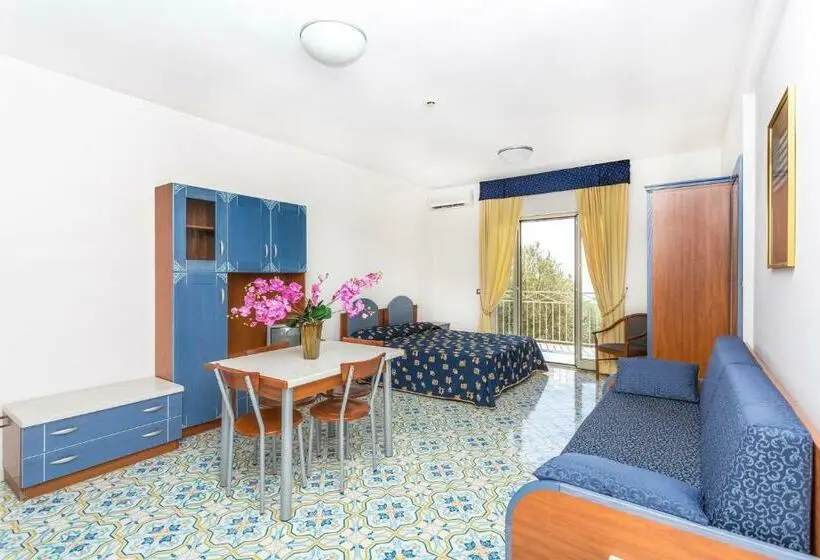استودیوی سوپریور, Club Residence La Castellana