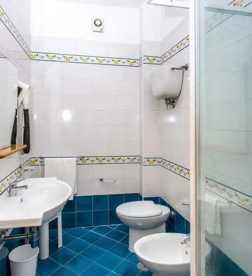 استودیوی استاندارد, Club Residence La Castellana