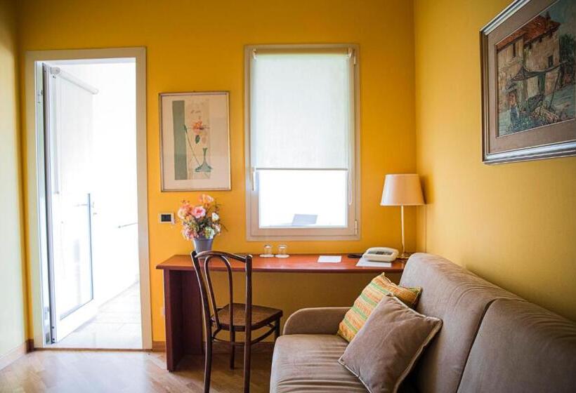 جناح جونيور, San Genesio