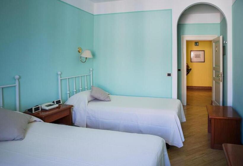 غرفة قياسية, San Genesio