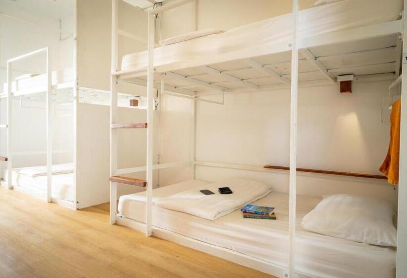 اتاق استاندارد چهارنفره با سرویس بهداشتی مشترک, Onederz Siem Reap