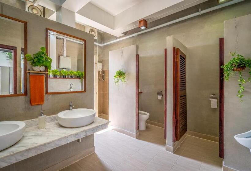 اتاق استاندارد چهارنفره با سرویس بهداشتی مشترک, Onederz Siem Reap