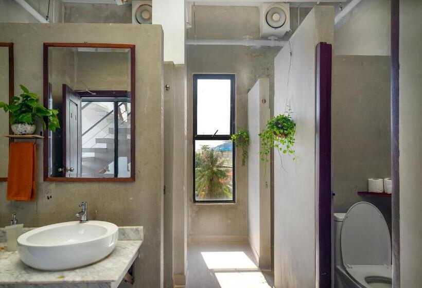 اتاق استاندارد چهارنفره با سرویس بهداشتی مشترک, Onederz Siem Reap