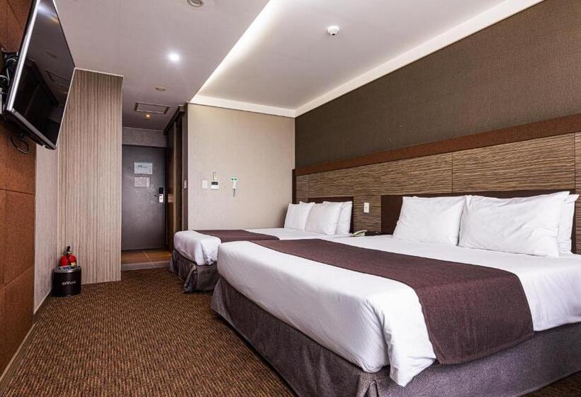 Номер Deluxe, Eastern Hotel Jeju
