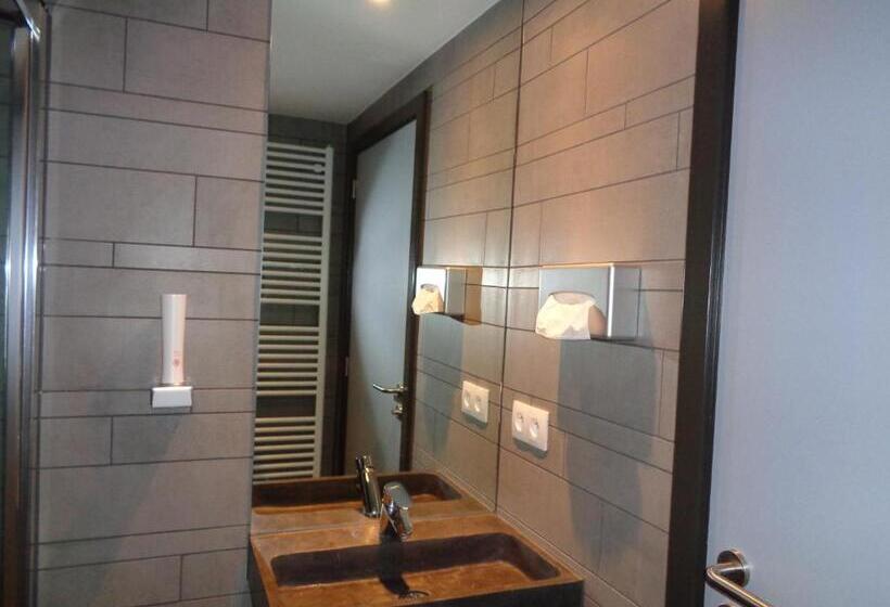 اتاق استاندارد, Brxxl 5 City Centre Hostel