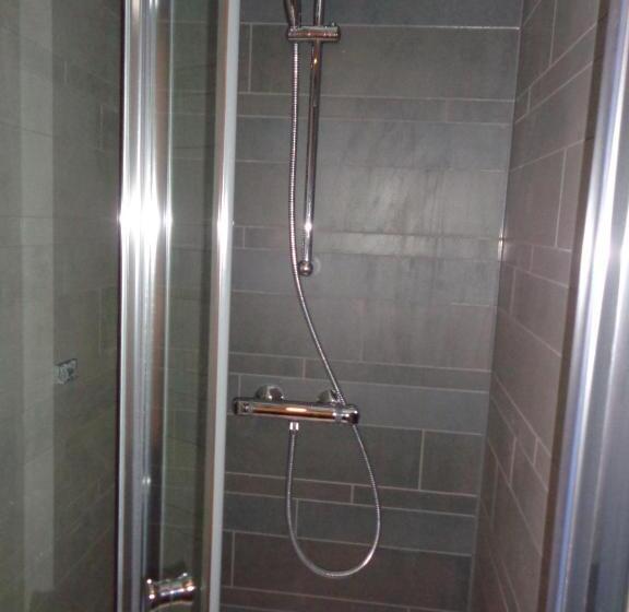 اتاق استاندارد سه نفره, Brxxl 5 City Centre Hostel