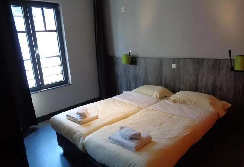 اتاق استاندارد سه نفره, Brxxl 5 City Centre Hostel