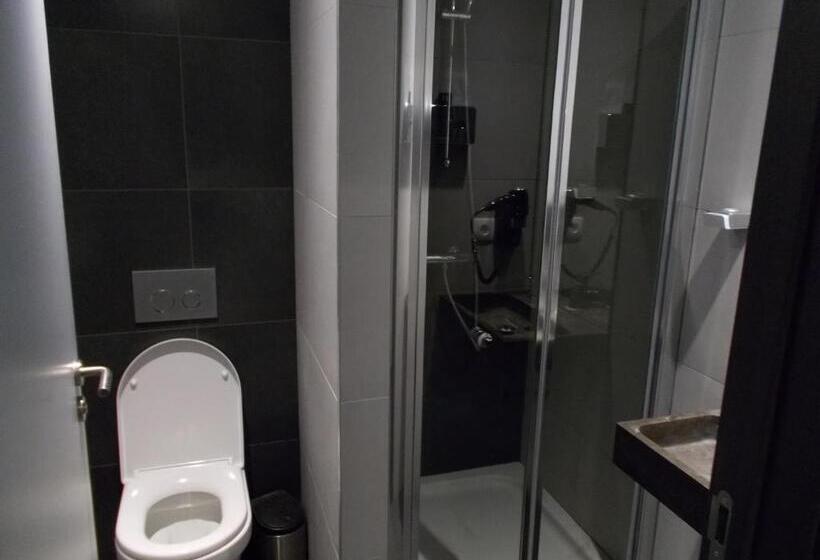 اتاق استاندارد, Brxxl 5 City Centre Hostel